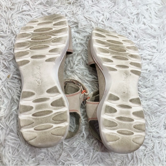 Clarks Women's Amanda Step Flat Sandal Sand Tan Size 8 - Picture 6 of 7